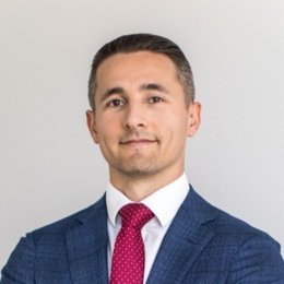 雅乐科技(YALA.US)第二季度营收未达预期，股价盘后大幅下跌 付费用户同比减少7%